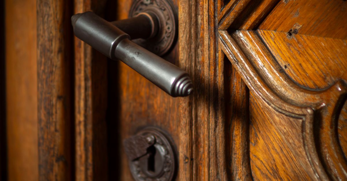 Locked Out of Your House in Cayce? Do These 4 Things First — Troy Locksmiths