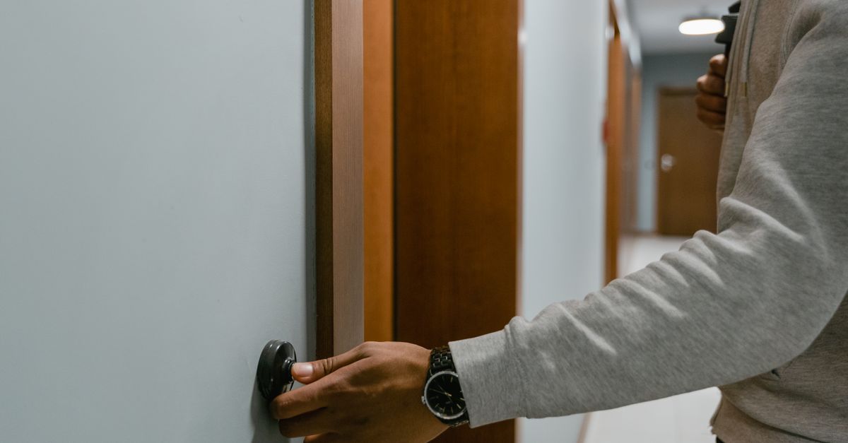 5 Signs Your Cayce Business Needs New Commercial Locks — Troy Locksmiths