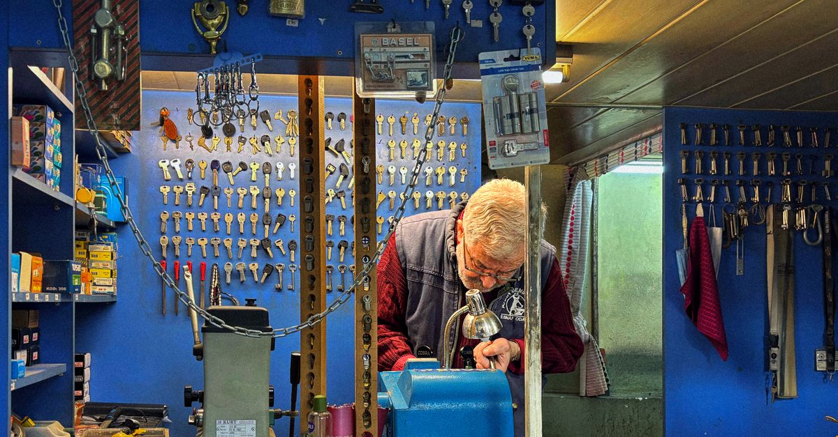 Why Dubai Locksmith Prices You Found Online Don't Apply in Cayce — Troy Locksmiths